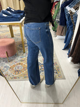 Load image into Gallery viewer, Risen Mid Rise Straight Cut Crop Jeans