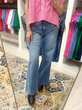 Load image into Gallery viewer, Vervet Olivia Mid Rise Wide Leg Jeans
