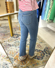 Load image into Gallery viewer, Vervet Melissa Mid Rise Crop Straight Jeans